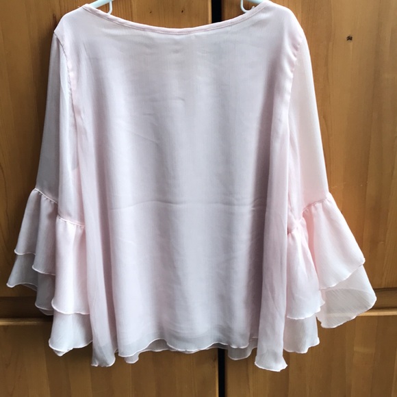 H&M BELL SLEEVE TOP - Picture 3 of 6